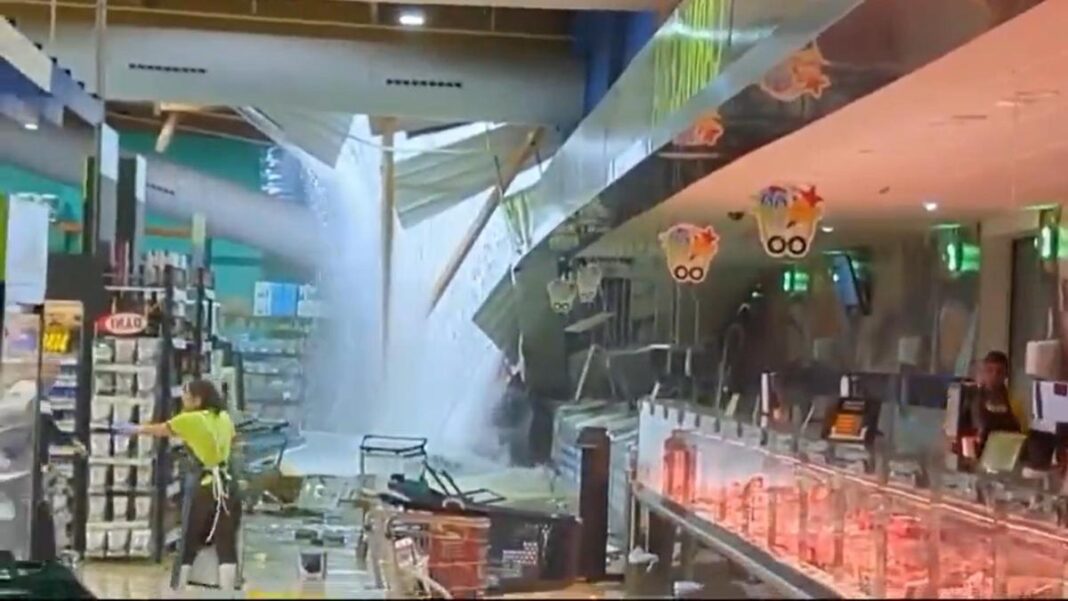 Over 300 People Evacuated After Ontinyent Supermarket Roof Collapses Due to Heavy Rains in Valencia