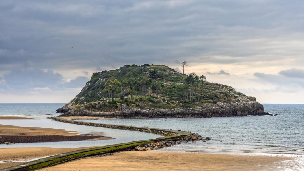 Explore Spain's Secret Pirate Island with Hidden Treasures and a Mysterious Access Route