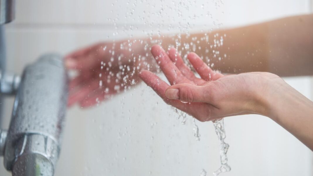 Spanish Dermatologist Recommends Cleaning This Crucial Body Part First When You Enter the Shower