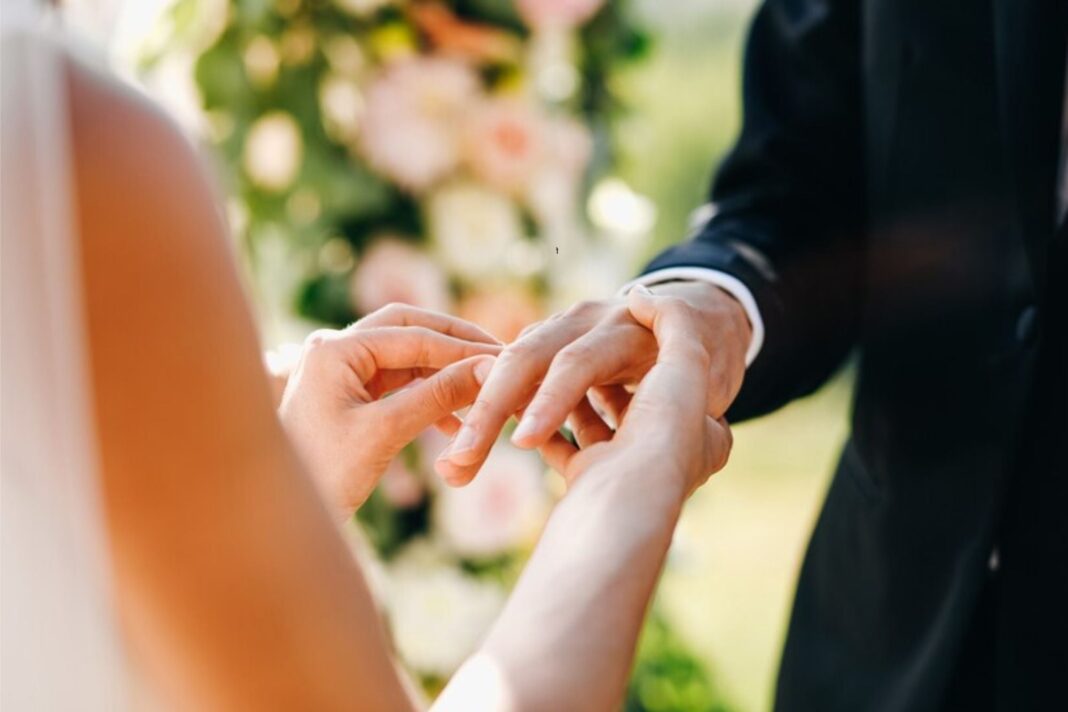 Meet the Wedding Ruiner for Hire: A Viral Business Making €500 per Ceremony