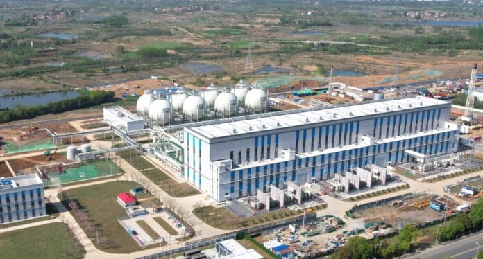 Large industrial compressed air energy storage plant